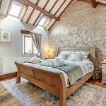 2 Bed In Great Edstone Oc-t36332 Great Edston