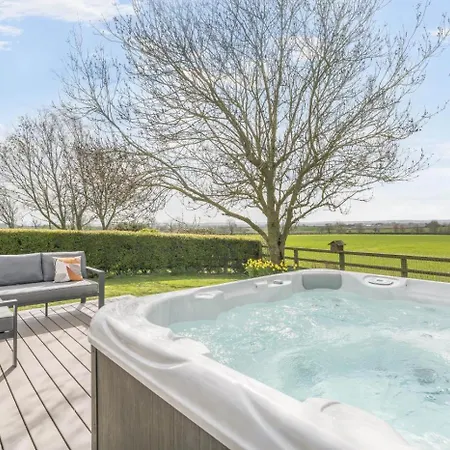 2 Bed In Great Edstone Oc-t36332