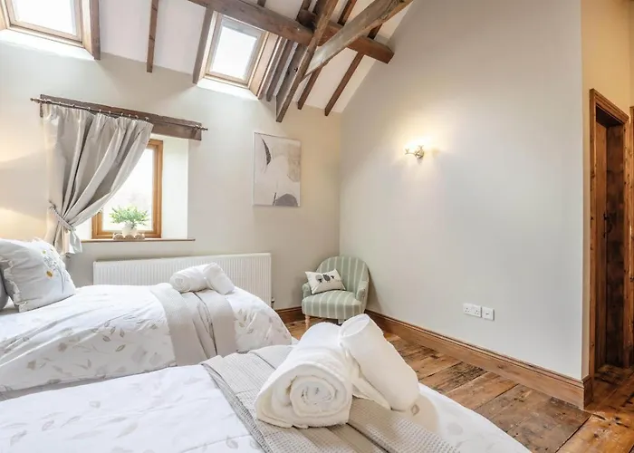 2 Bed In Great Edstone Oc-t36332